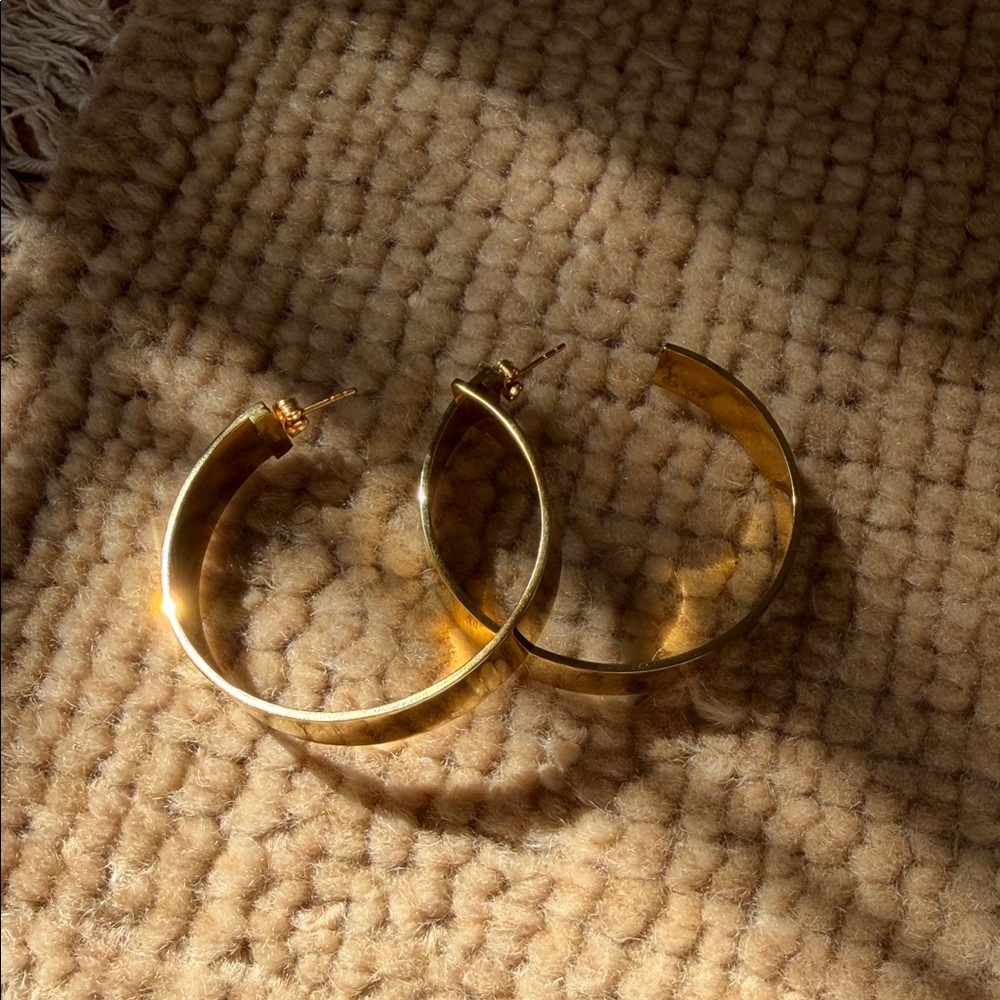 Gold Hoop Earrings - Classic Women’s Fashion Hoops